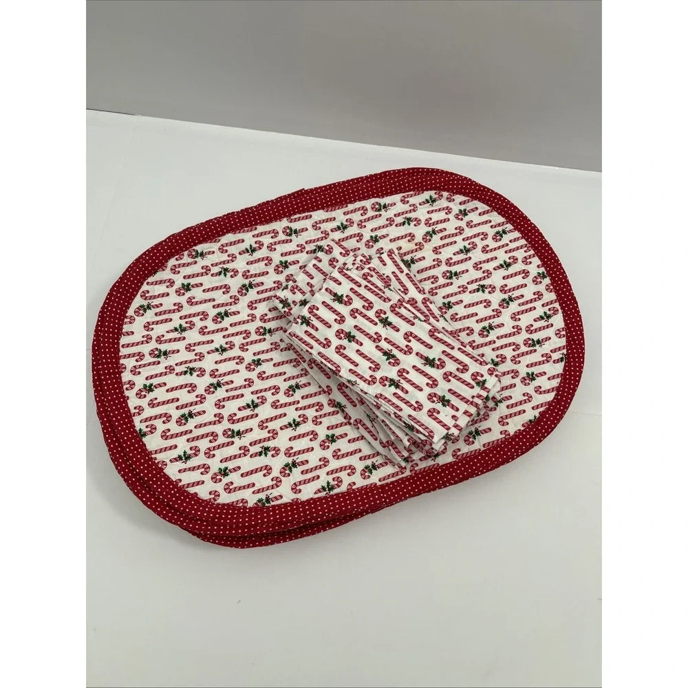 Christmas‎ Placemat And Napkin Set/24 Candy Cane Quilted Stains Vtg SKU 1229